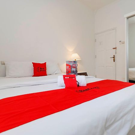 Reddoorz Plus @ Tendean Giacarta Esterno foto